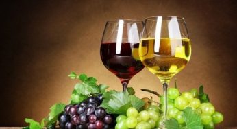 Hướng dẫn cách ngâm rượu nho với rượu trắng