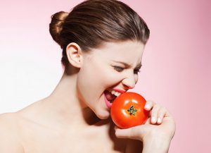 Ăn cà chua sống có tốt không?